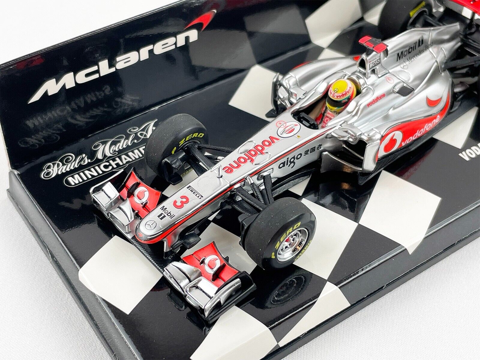 Vodafone Mclaren Mercedes F1 MP4-26 #3 Lewis Hamilton Season 2011  MINICHAMPS 1:43