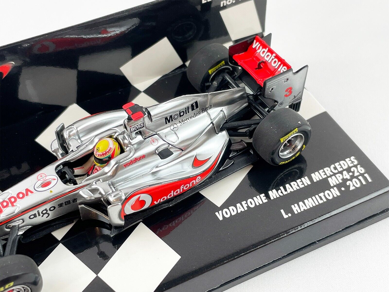 Vodafone Mclaren Mercedes F1 MP4-26 #3 Lewis Hamilton Season 2011  MINICHAMPS 1:43