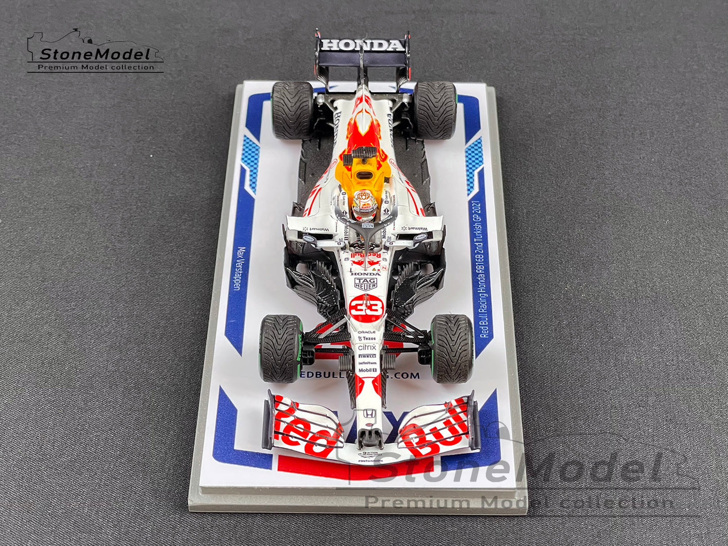 2021 World Champion Red Bull F1 RB16B #33 Max Verstappen Turkish GP 1:43 Spark with Special Base