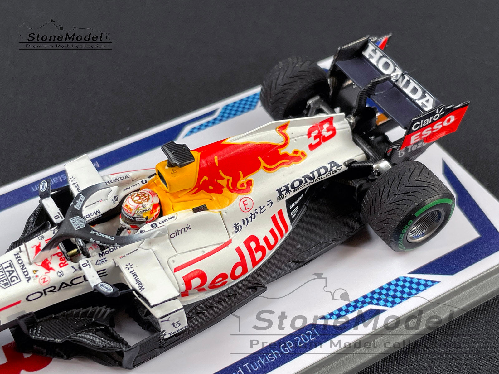 2021 World Champion Red Bull F1 RB16B #33 Max Verstappen Turkish GP 1:43  Spark with Special Base