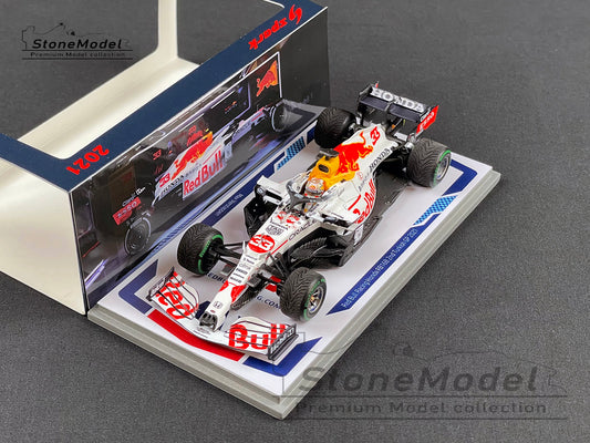 2021 World Champion Red Bull F1 RB16B #33 Max Verstappen Turkish GP 1:43 Spark with Special Base