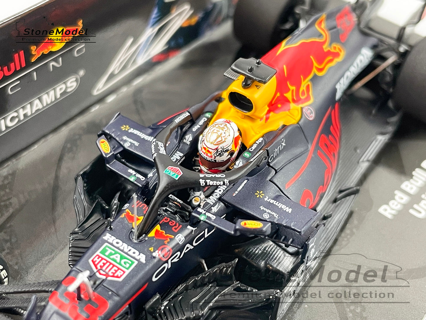 2021 F1 World Champion Max Verstappen #33 Red Bull F1 RB16B US GP Acur ...