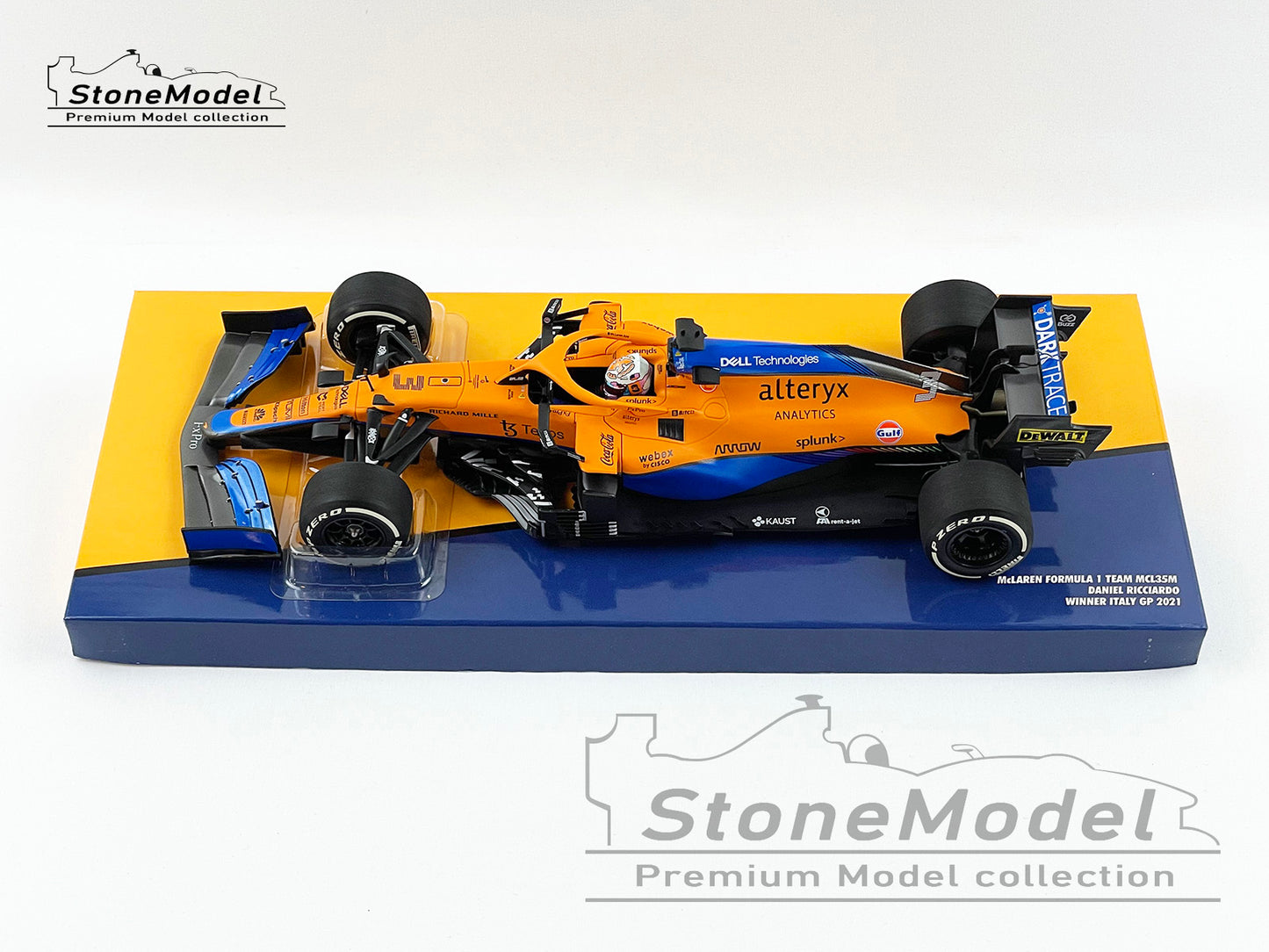 2021 Mclaren F1 MCL35M Daniel Ricciardo Italy GP Winner 1:18 MINICHAMPS + VELO Decal