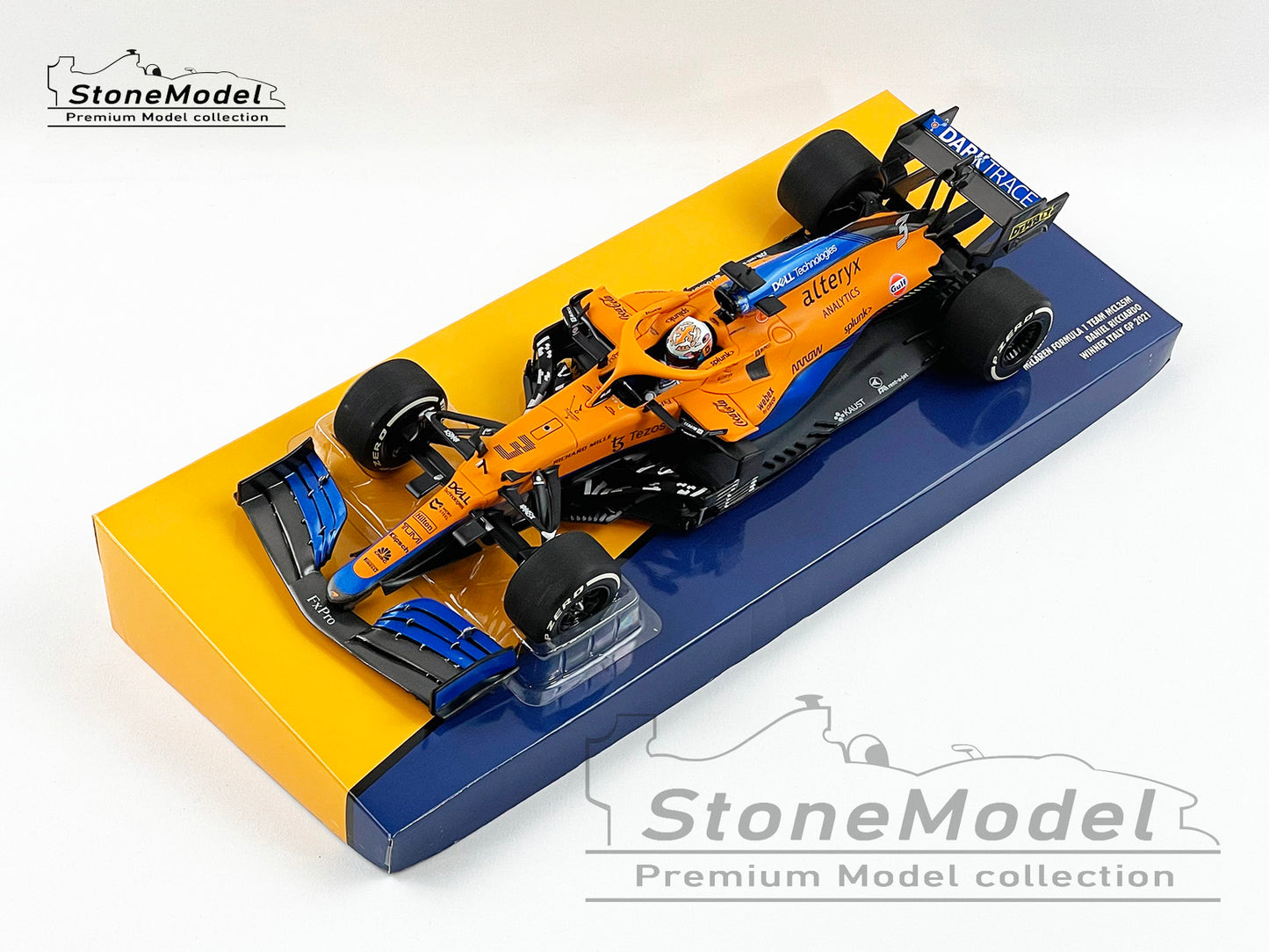 2021 Mclaren F1 MCL35M Daniel Ricciardo Italy GP Winner 1:18 MINICHAMPS + VELO Decal