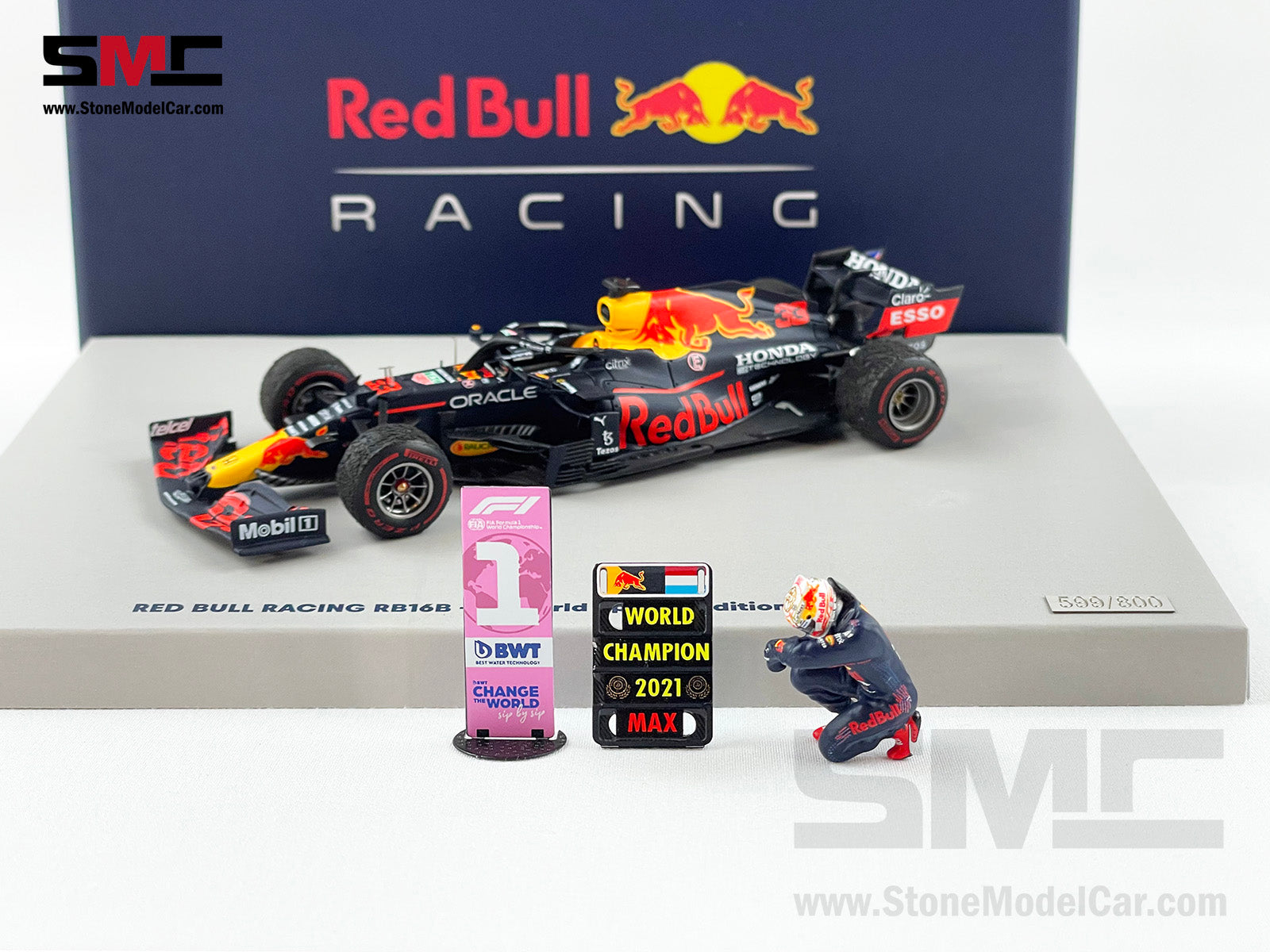 2021 F1 World Champion #33 Max Verstappen Red Bull RB16B Abu Dhabi 1:43  Spark with Figure