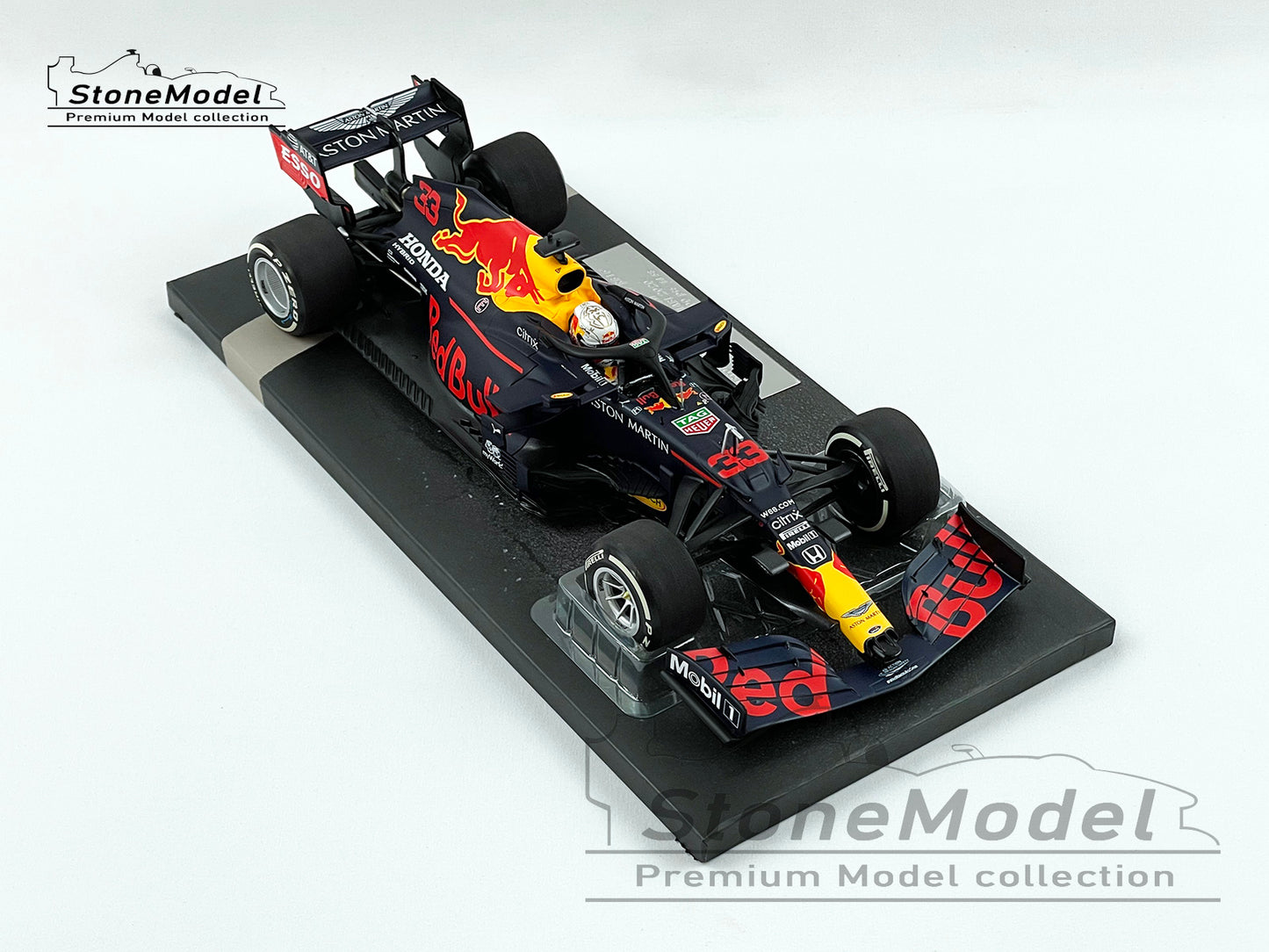 2020 Red Bull F1 RB16 #33 Max Verstappen Abu Dhabi Winner 1:18 MINICHAMPS with Pit Board