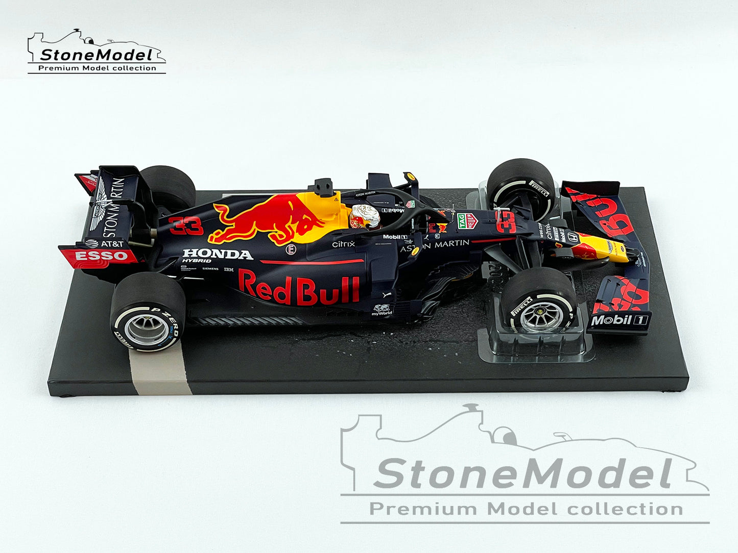 2020 Red Bull F1 RB16 #33 Max Verstappen Abu Dhabi Winner 1:18 MINICHAMPS with Pit Board