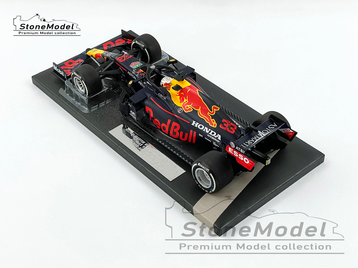 2020 Red Bull F1 RB16 #33 Max Verstappen Abu Dhabi Winner 1:18 MINICHAMPS with Pit Board