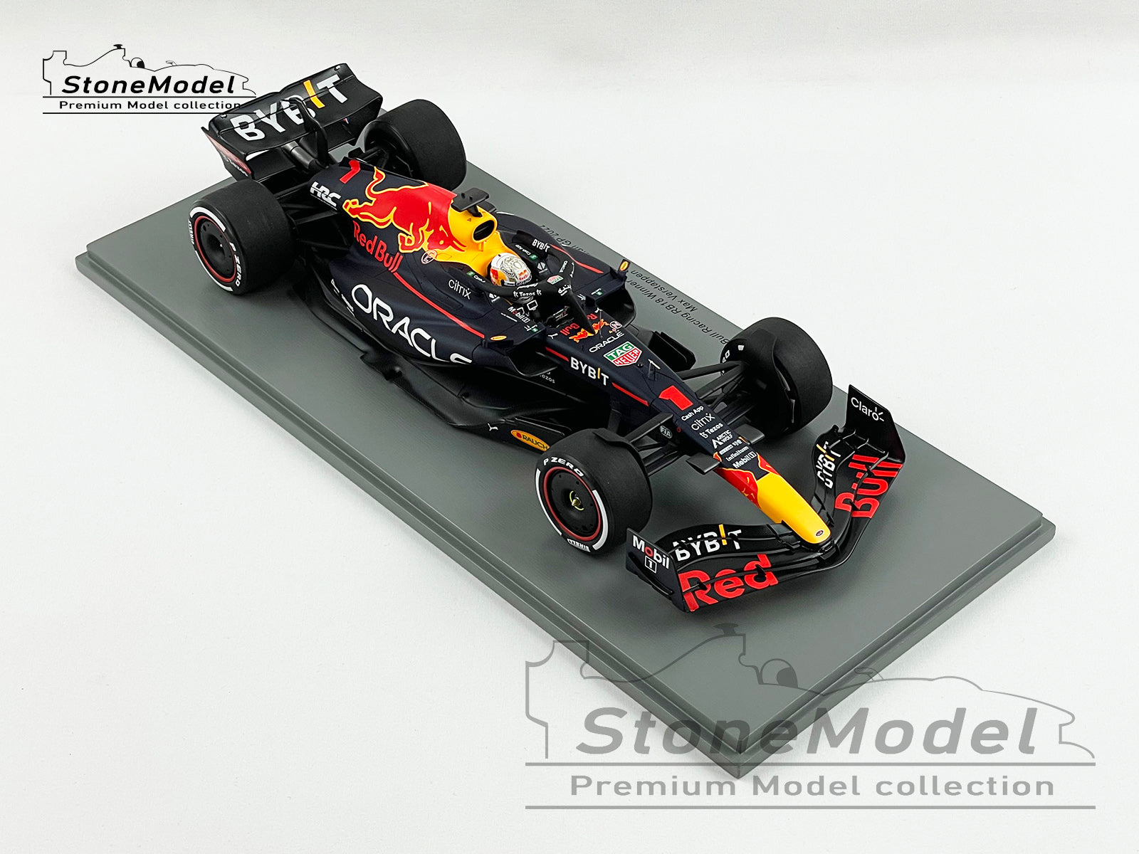 2022 World Champion Red Bull F1 RB18 #1 Max Verstappen Saudi Arabian 1:18  Spark