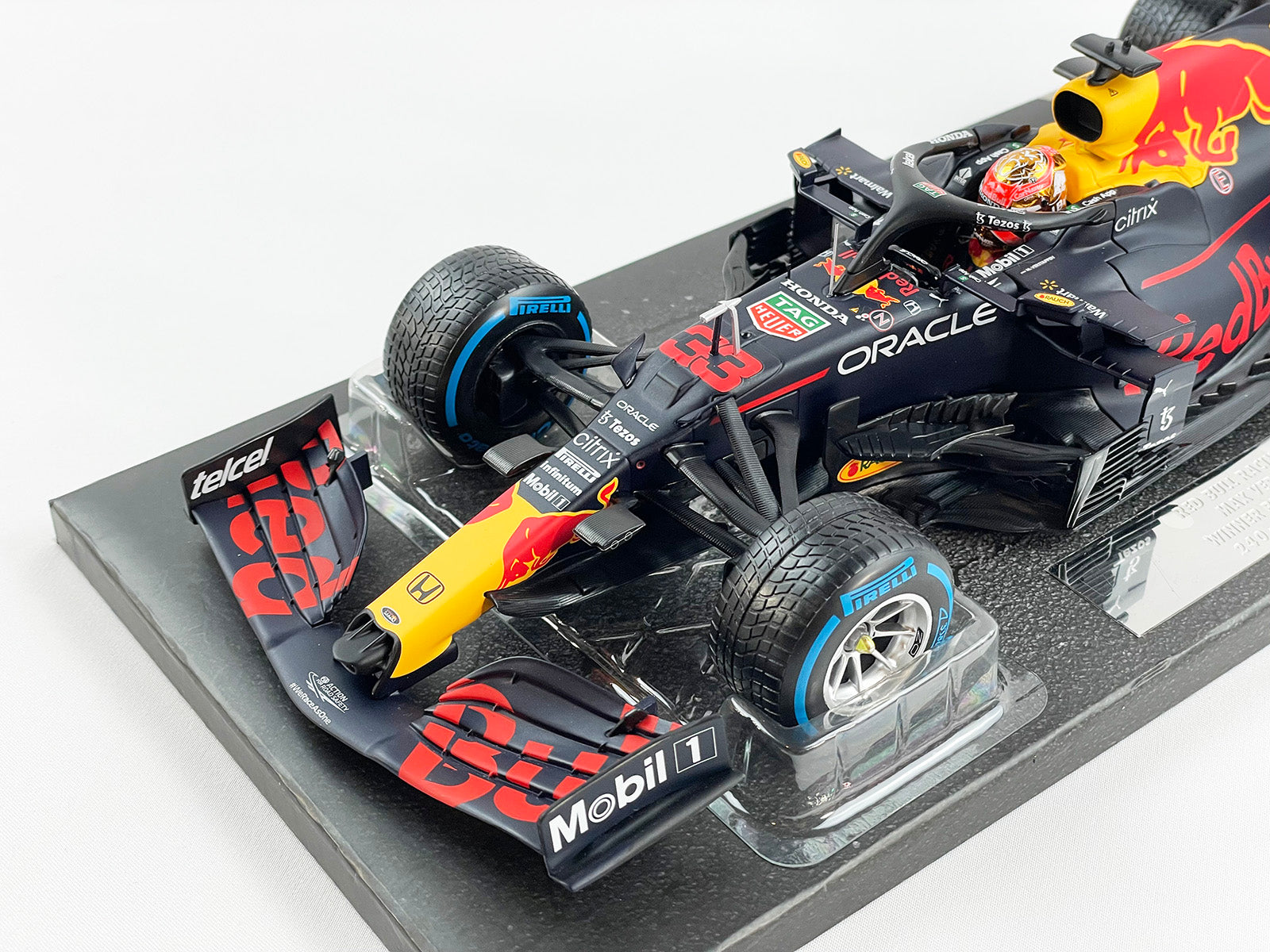 2021 F1 World Champion #33 Max Verstappen Red Bull RB16B Belgian SPA 1:18  MINICHAMPS