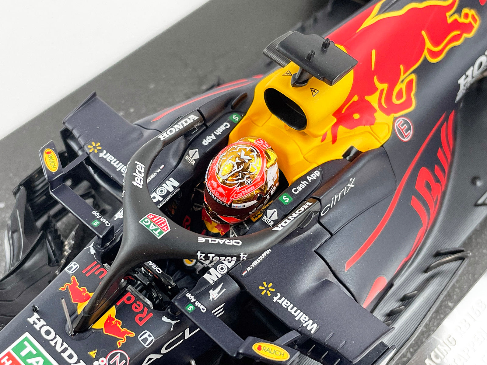 2021 F1 World Champion #33 Max Verstappen Red Bull RB16B Belgian SPA 1:18  MINICHAMPS