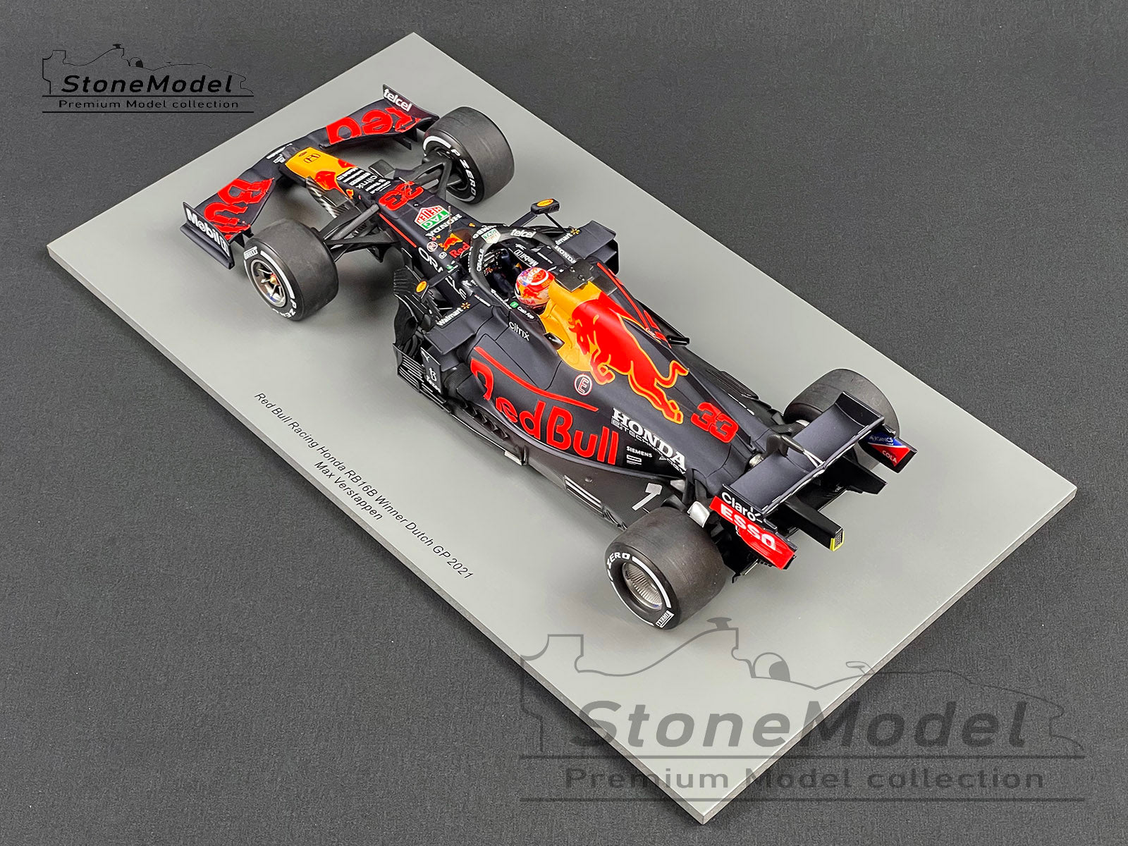 2021 Spark 1:18 Red Bull F1 RB16B #33 Max Verstappen Dutch GP World  Champion + P1