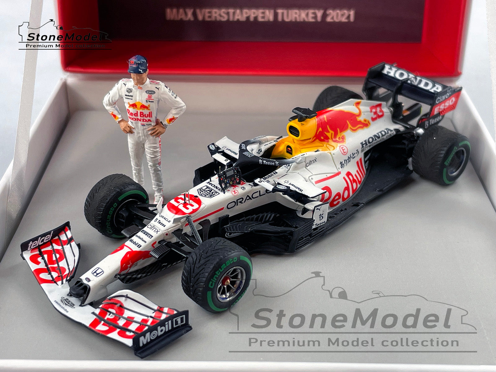 2021 F1 World Champion #33 Max Verstappen Red Bull RB16B Turkish GP Special  Livery 1:43 Spark Figure Gift Box