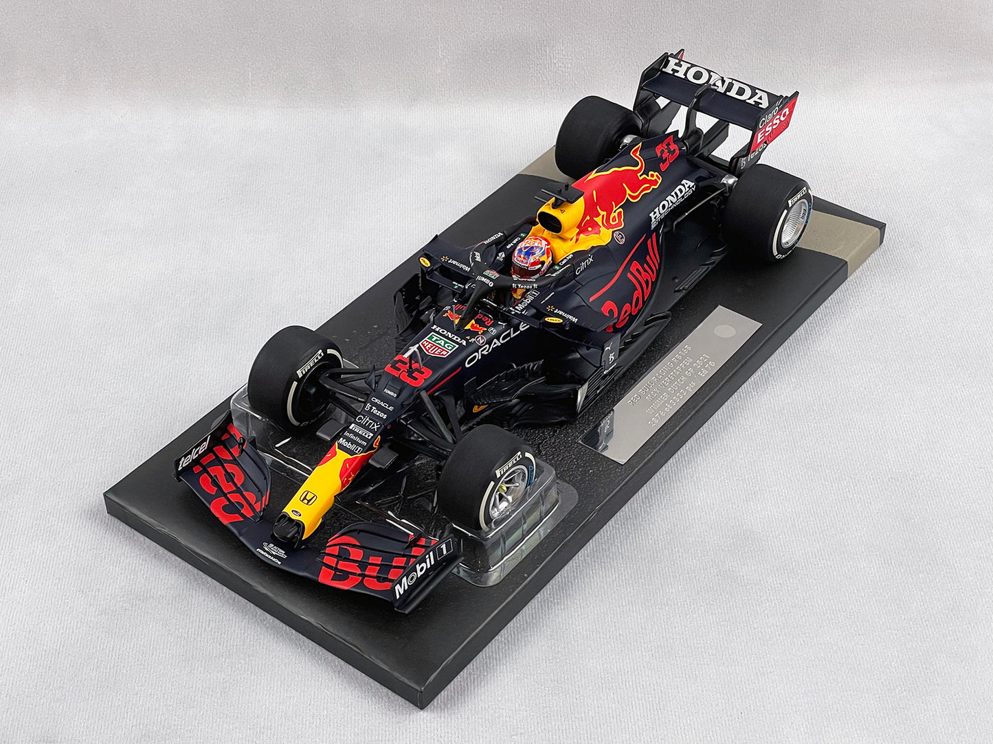 2021 F1 World Champion #33 Max Verstappen Red Bull RB16B Netherlands Dutch 1:18 MINICHAMPS