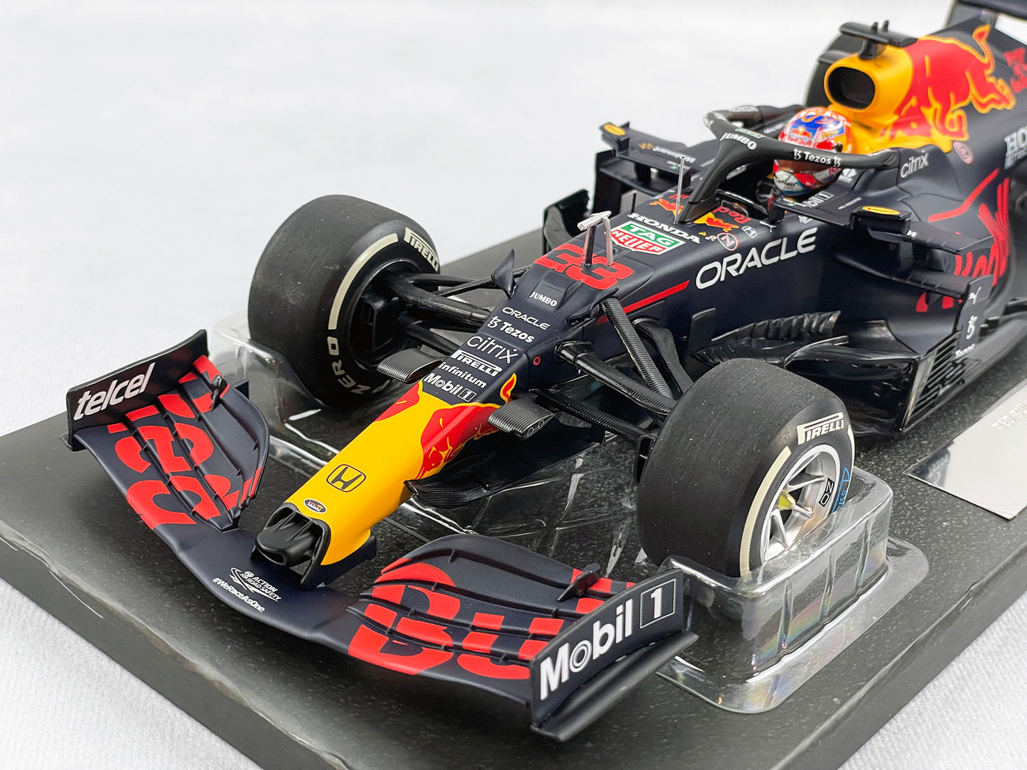 2021 F1 World Champion #33 Max Verstappen Red Bull RB16B Netherlands Dutch 1:18 MINICHAMPS