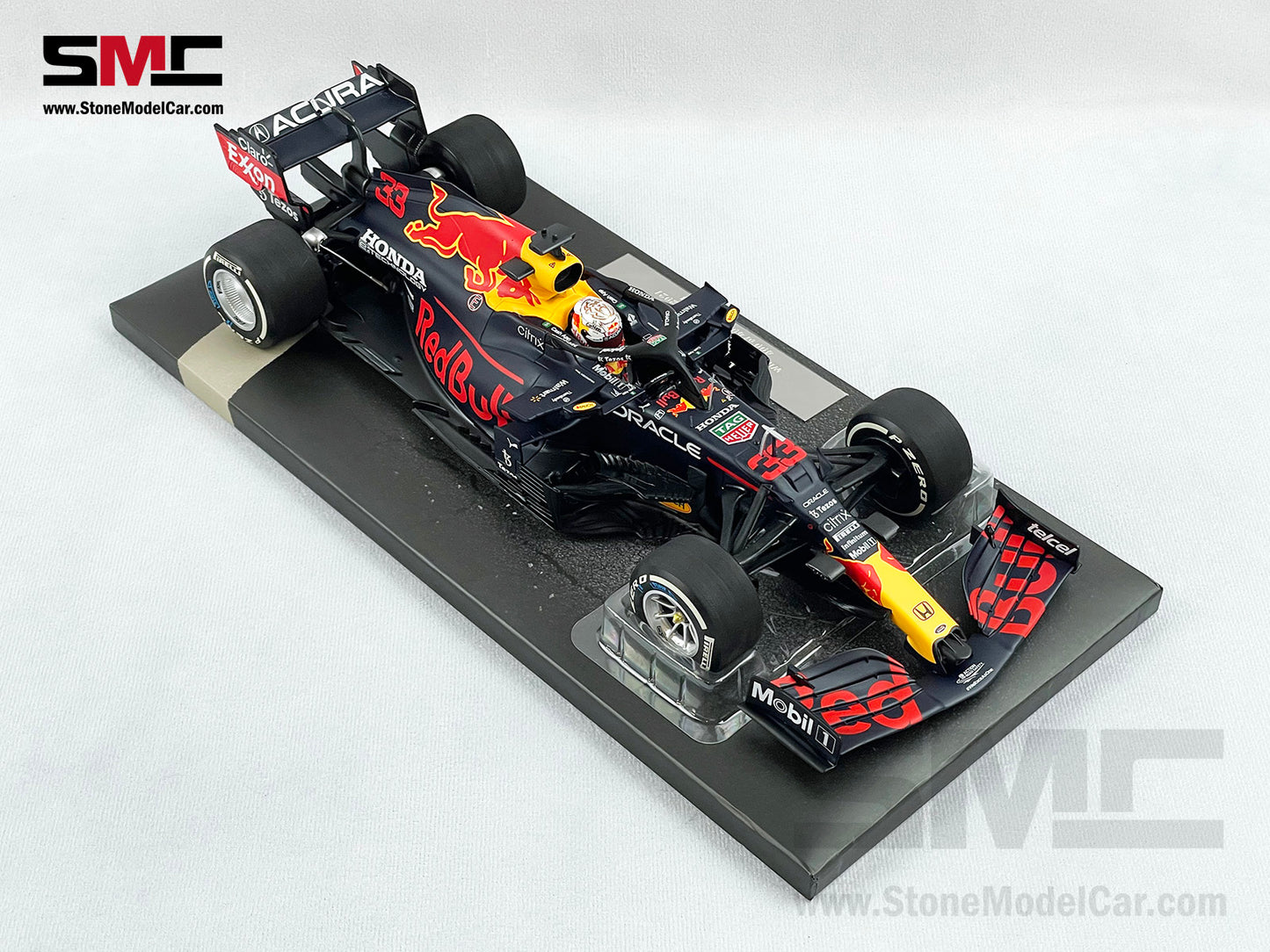 2021 F1 World Champion #33 Max Verstappen Red Bull RB16B US GP Acura 1:18 MINICHAMPS