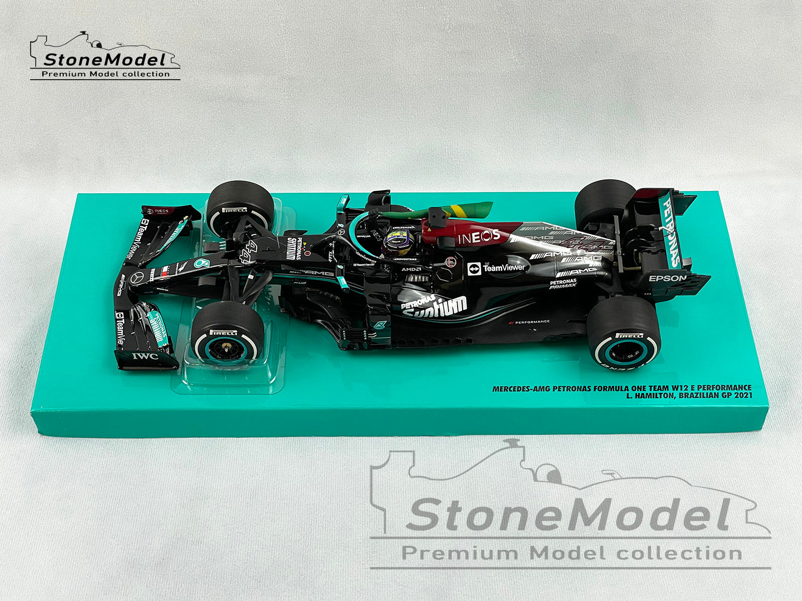 Mercedes AMG F1 W12 #44 Lewis Hamilton Brazil GP 2021 1:18 Minichamps Gift  Box